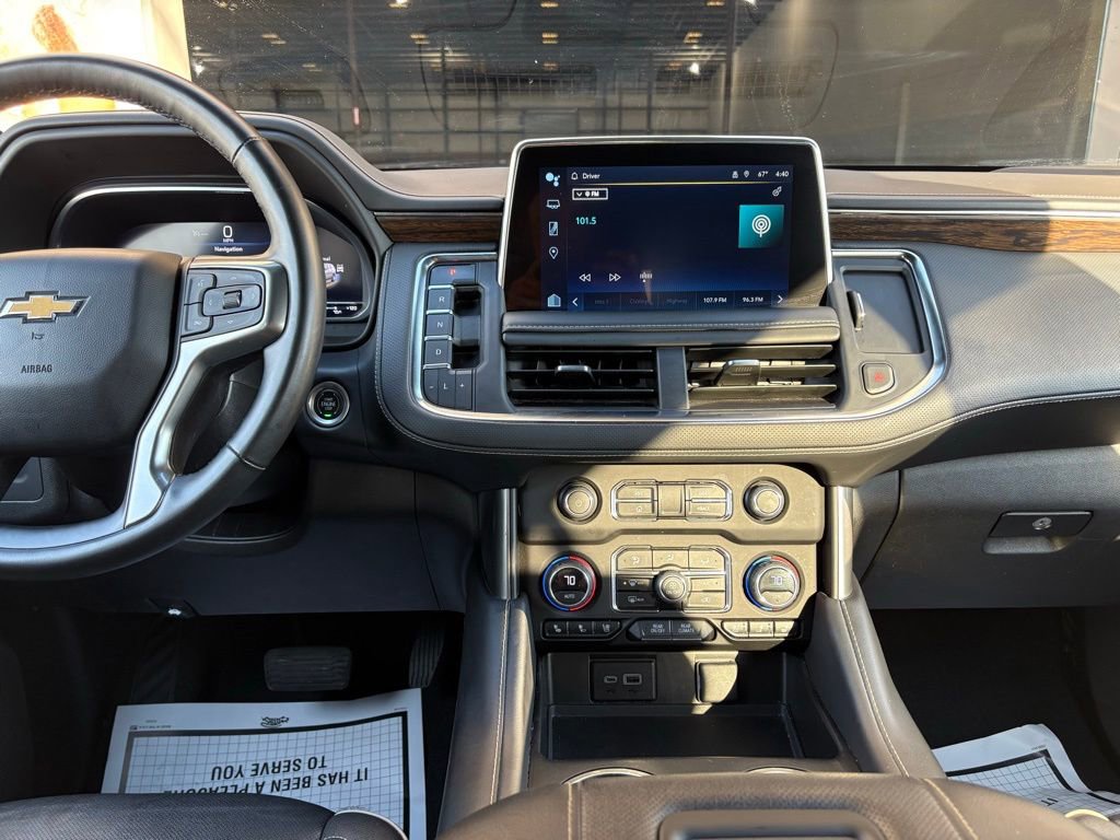 Used 2023 Chevrolet Suburban Premier image 32