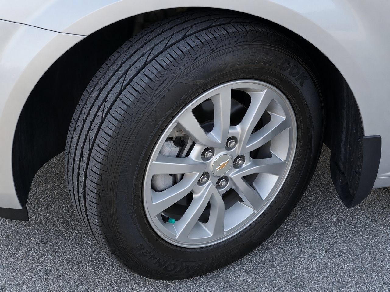 Certified 2019 Chevrolet Sonic LT w/ Convenience Package FWD image 10