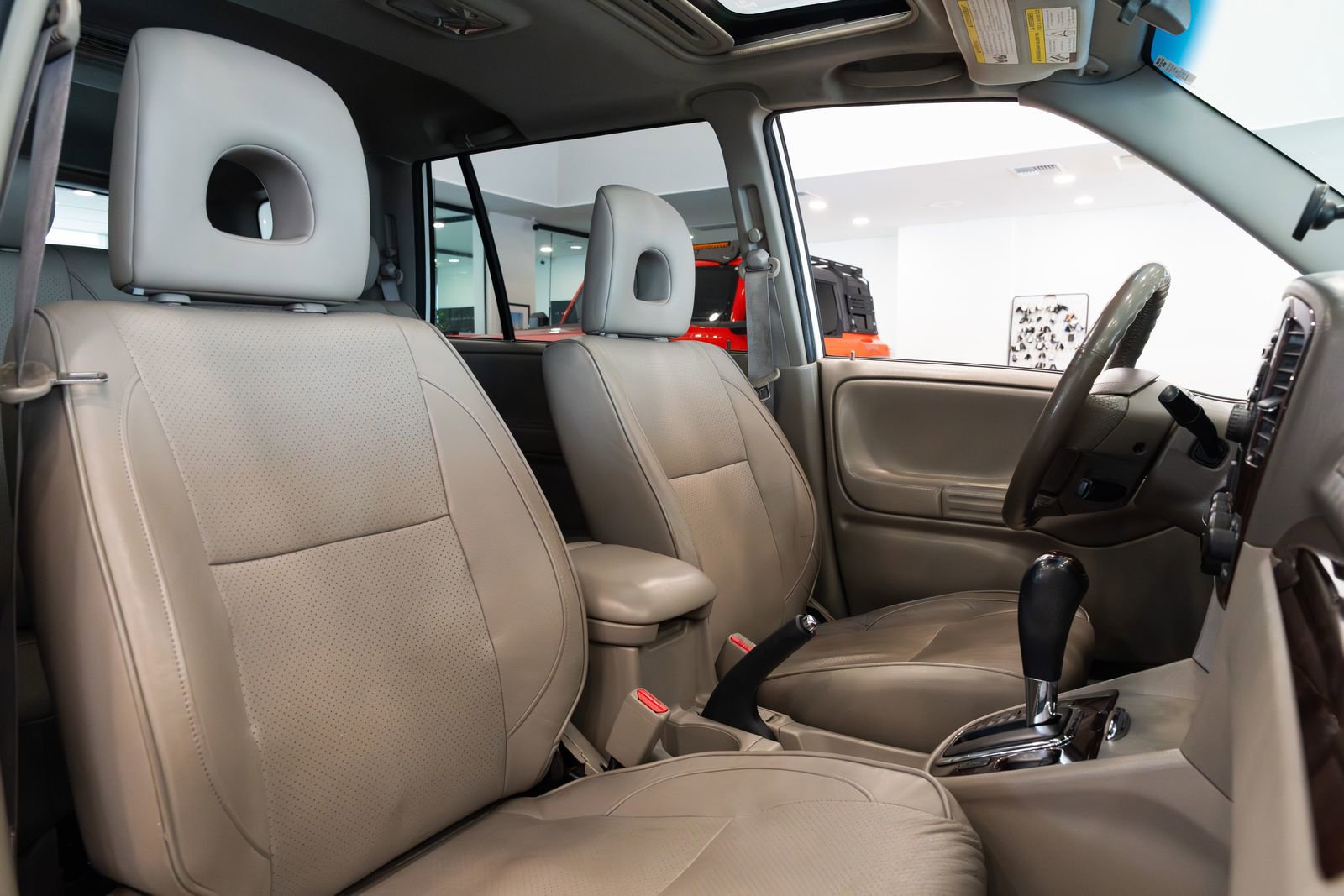 Used 2005 Suzuki XL7 LX image 9