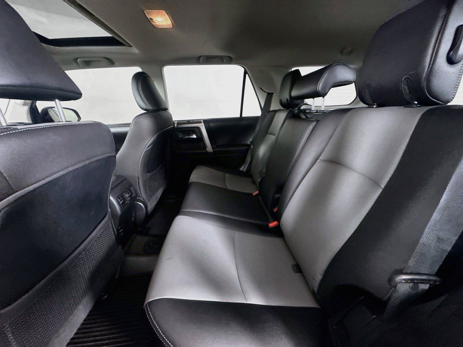 Used 2016 Toyota 4Runner SR5 Premium RWD image 31