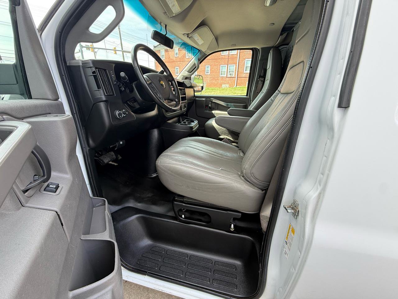 Used 2021 Chevrolet Express 2500 w/ Driver Convenience Package image 38