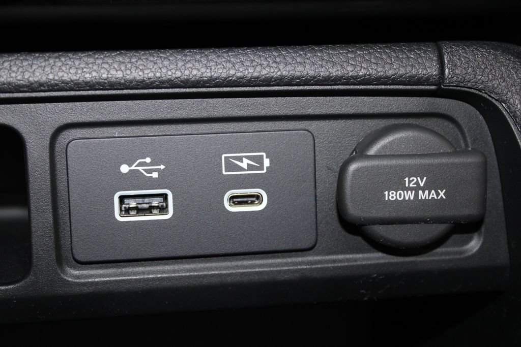 Used 2023 Honda Pilot LX image 42