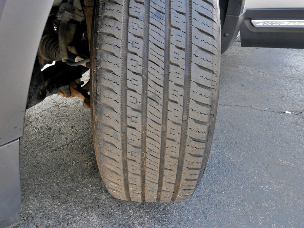 Used 2018 Ford Explorer XLT w/ Equipment Group 202A image 31