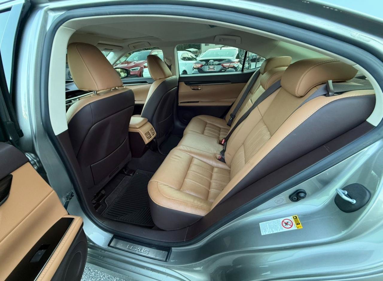 Used 2017 Lexus ES 350 w/ Luxury Package FWD image 10