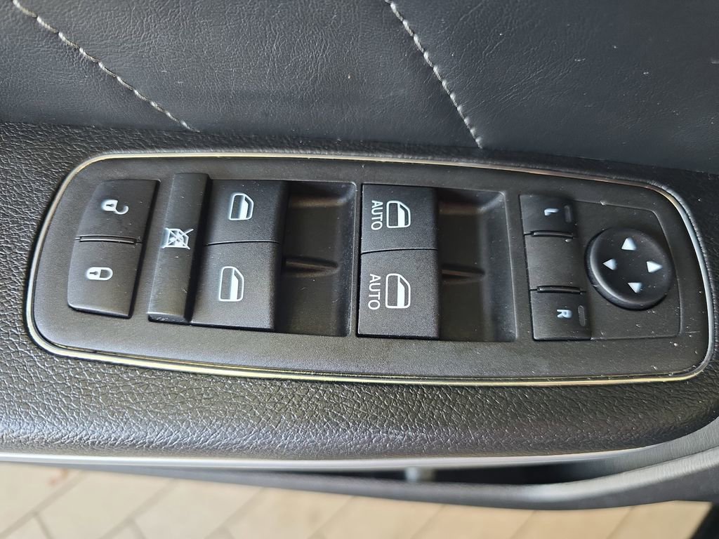Used 2022 Dodge Charger SXT w/ Plus Group RWD image 30