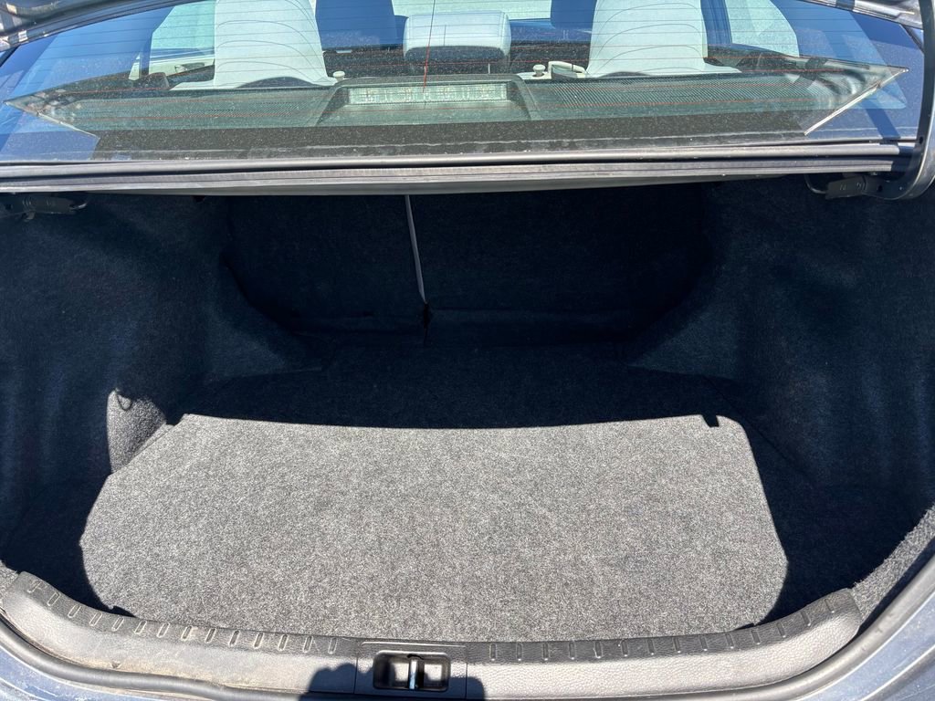 Used 2015 Toyota Corolla LE FWD image 13