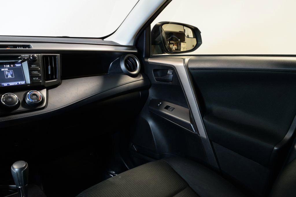 Used 2018 Toyota RAV4 LE w/ All Weather Liner Package image 15