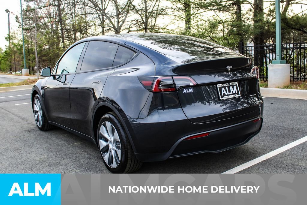 Used 2024 Tesla Model Y Long Range AWD/4WD image 5