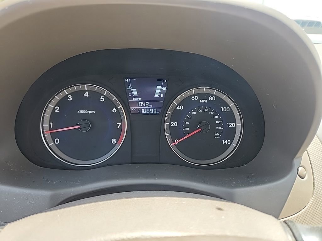 Used 2013 Hyundai Accent GLS FWD image 12