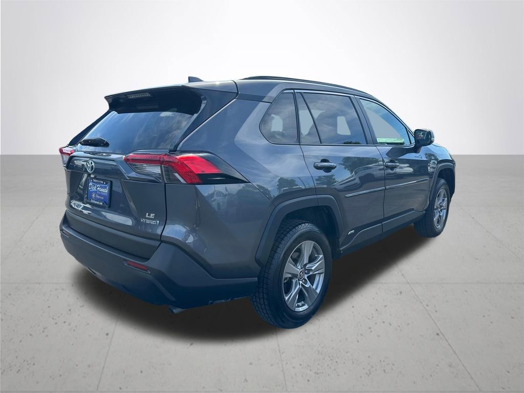 Used 2024 Toyota RAV4 LE AWD/4WD image 7