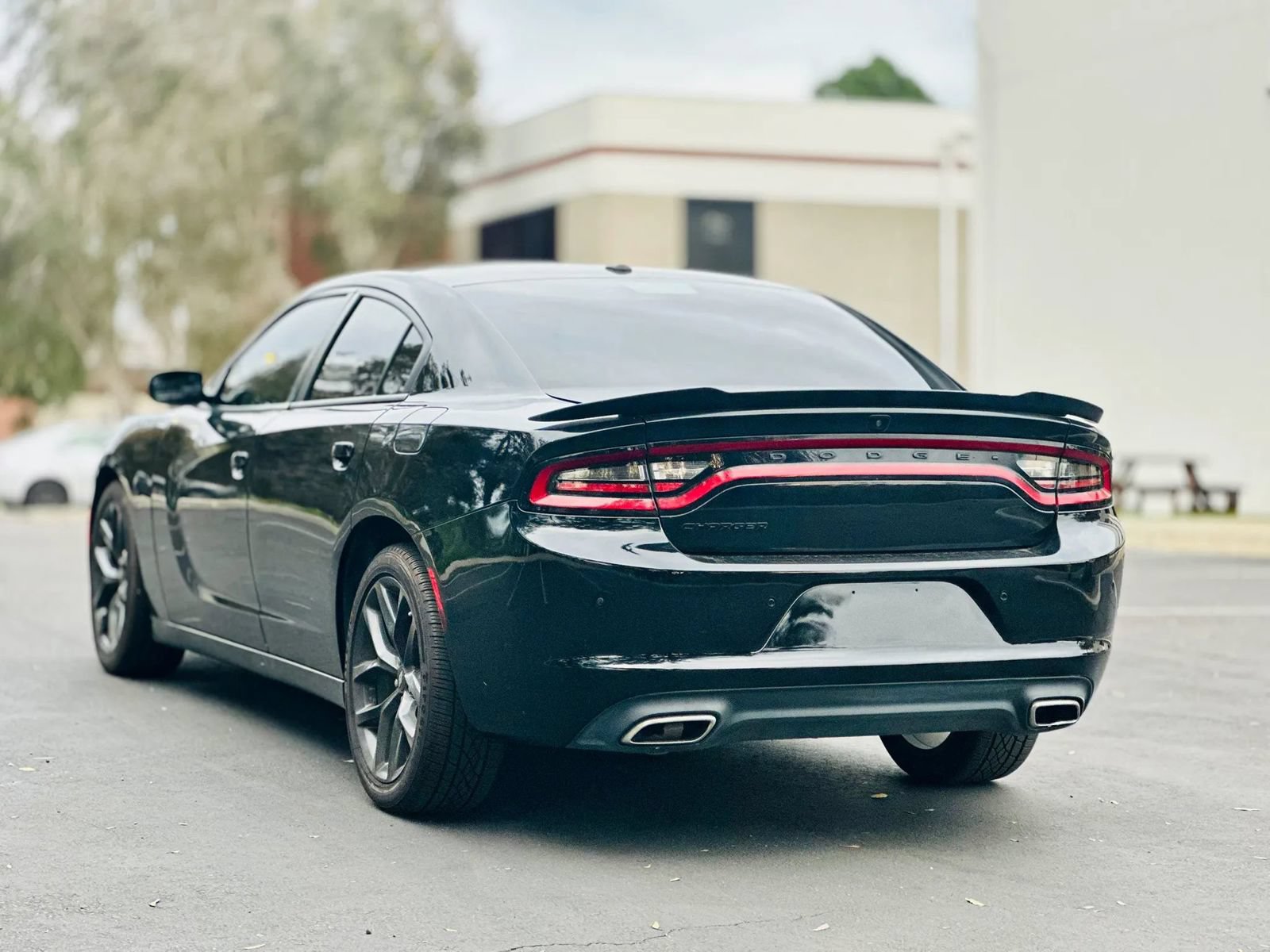 Used 2022 Dodge Charger SXT w/ Blacktop Package RWD image 5