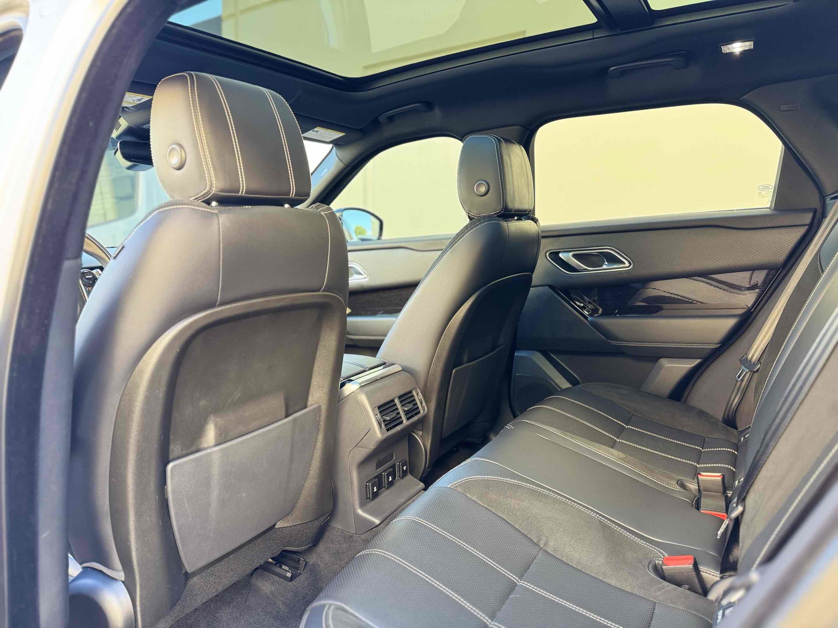 Used 2020 Land Rover Range Rover Velar R-Dynamic S image 68