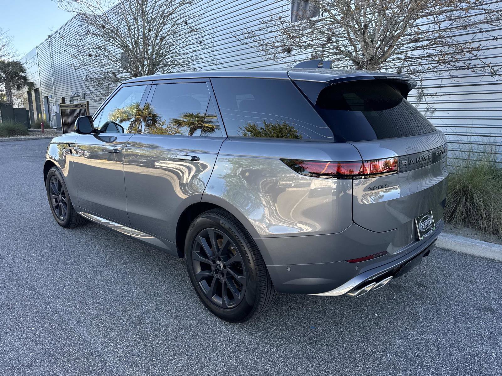 Certified 2025 Land Rover Range Rover Sport Dynamic SE image 3