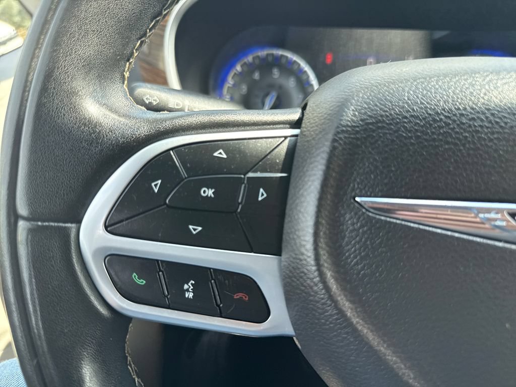 Used 2022 Chrysler Pacifica Limited FWD image 27