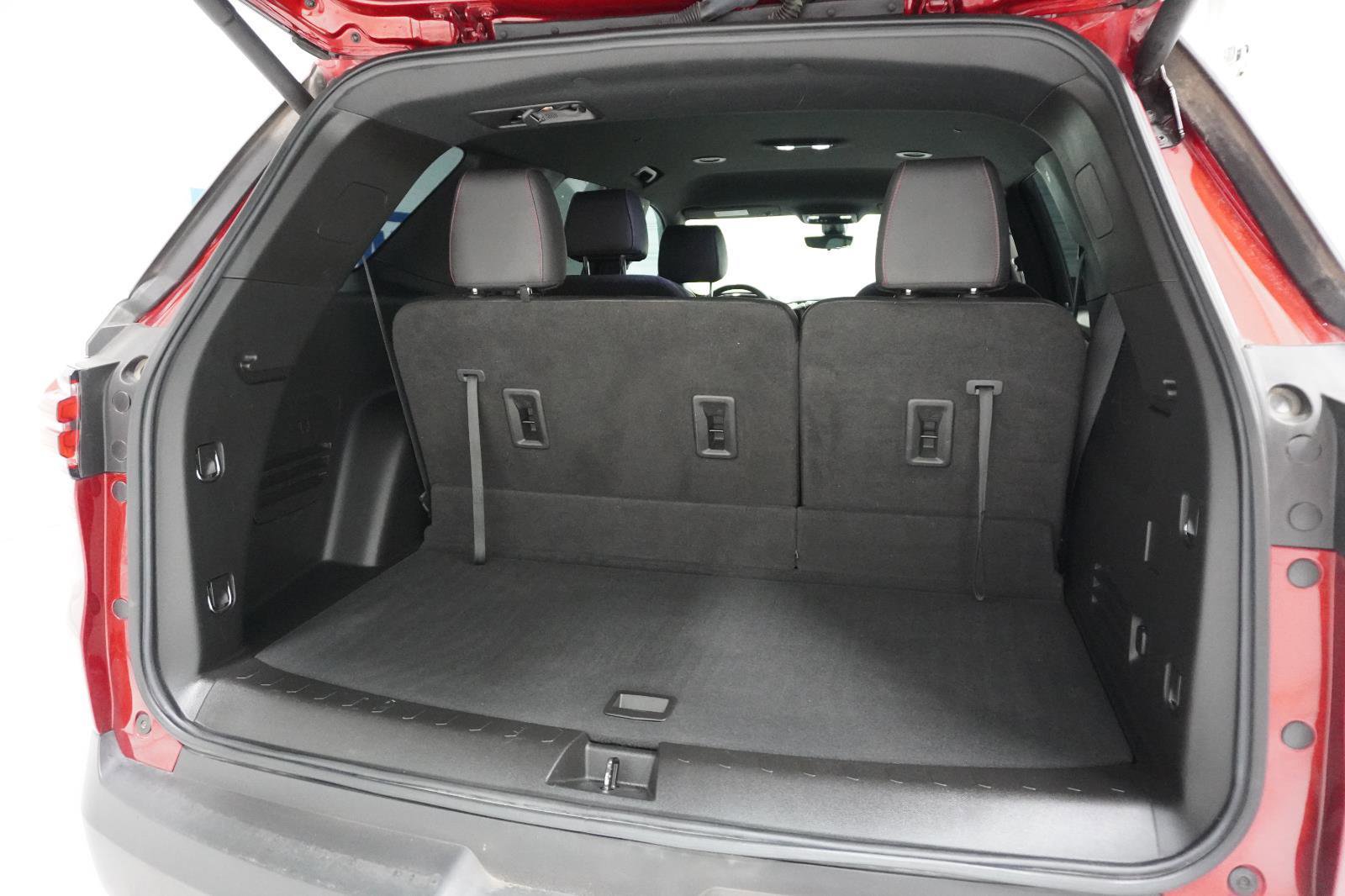 Used 2023 Chevrolet Traverse RS image 7