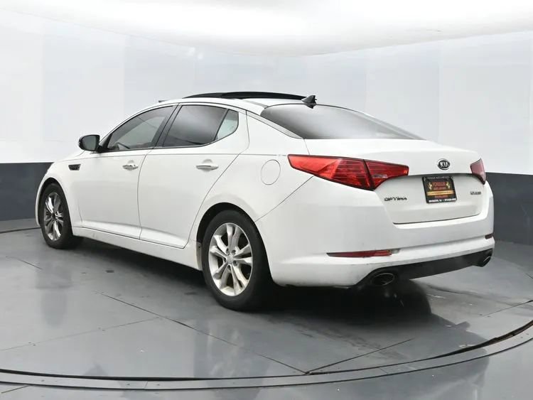 Used 2011 Kia Optima EX w/ Premium Pkg image 9