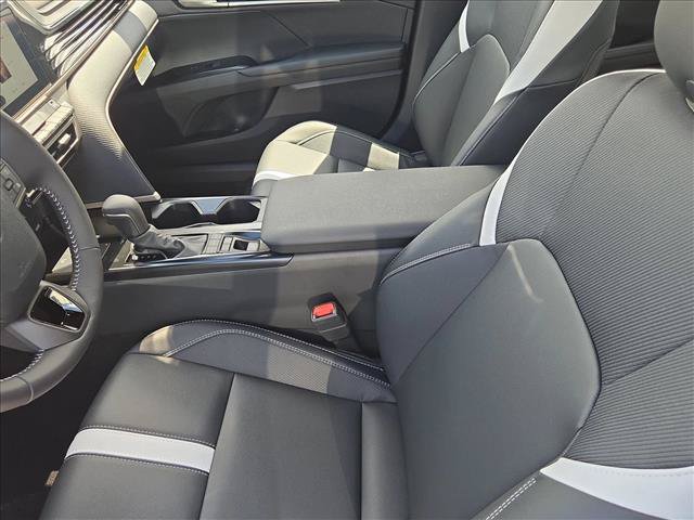 New 2026 Toyota Camry SE FWD image 4