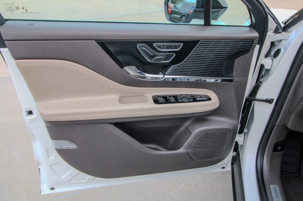 Used 2020 Lincoln Corsair AWD w/ Equipment Group 101A image 11