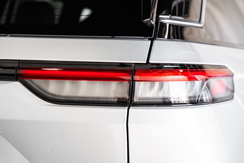 New 2025 Jeep Grand Cherokee Summit image 6