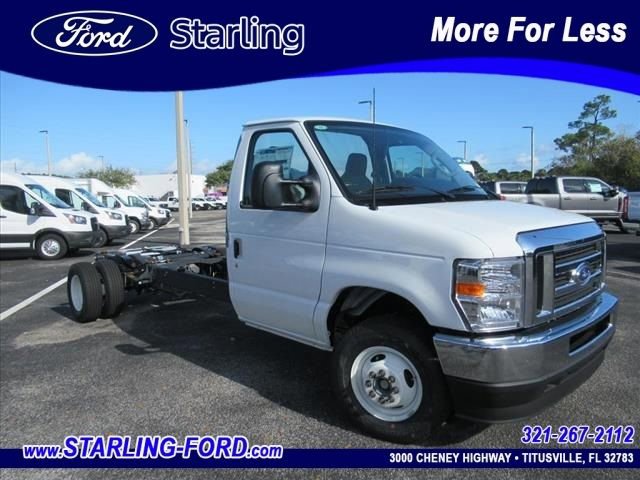 New 2024 Ford E-450 and Econoline 450 Super Duty w/ Power Windows & Locks Group RWD image 2