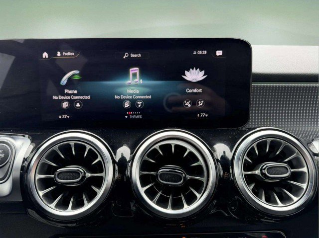 Certified 2022 Mercedes-Benz GLB 250 4MATIC image 15