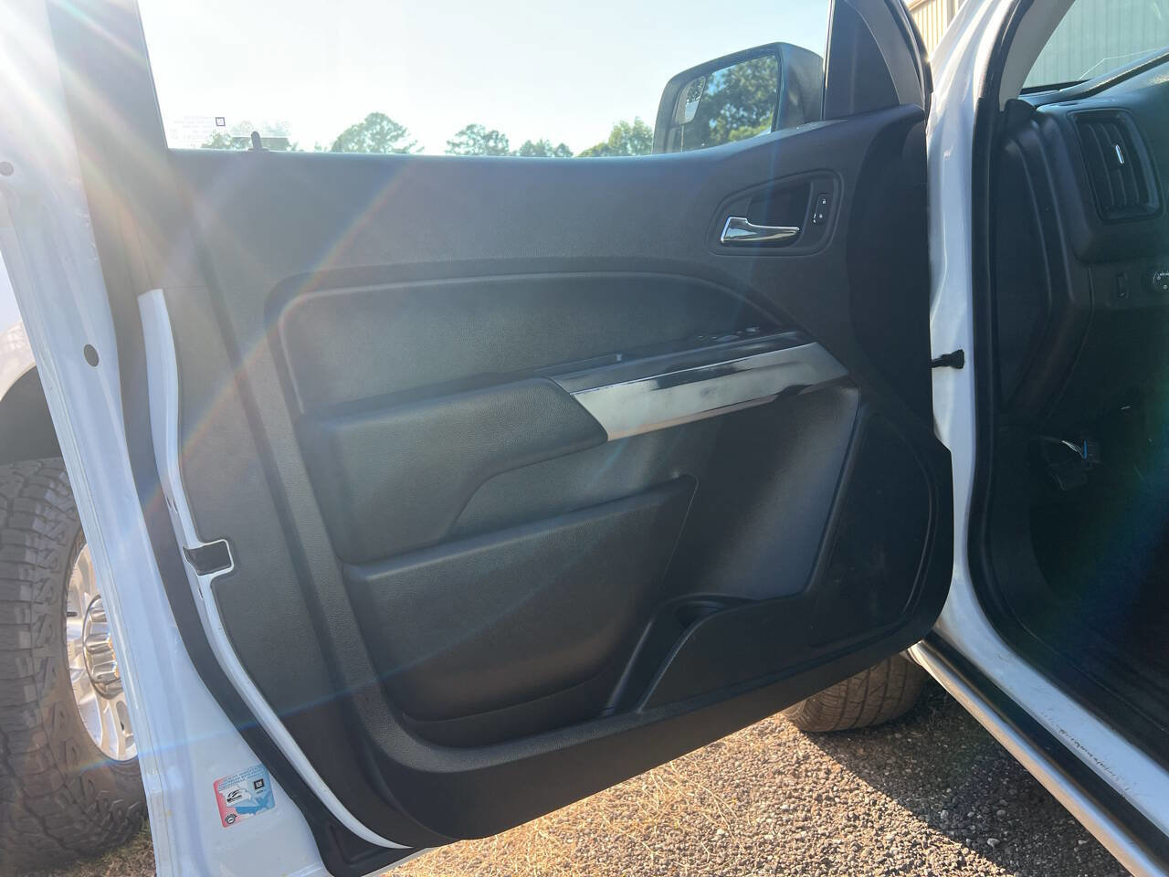 Used 2022 Chevrolet Colorado LT w/ Fleet Safety Package RWD image 8