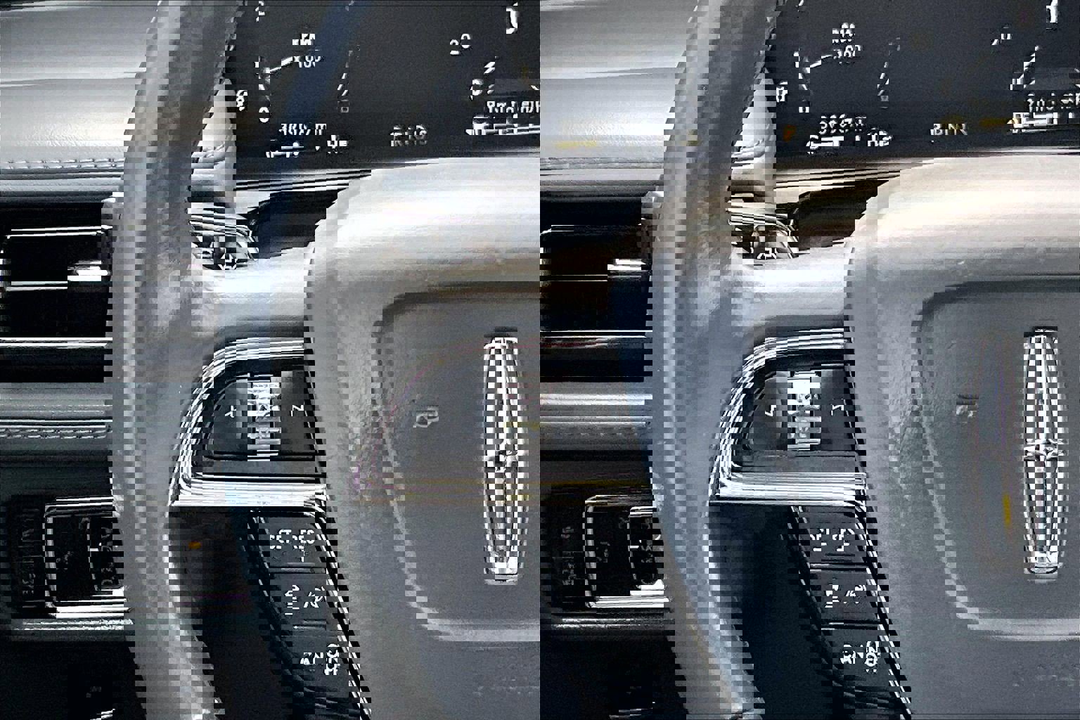 Used 2021 Lincoln Nautilus Reserve image 20