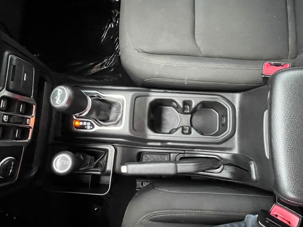 Used 2018 Jeep Wrangler Unlimited Sport S AWD/4WD image 18