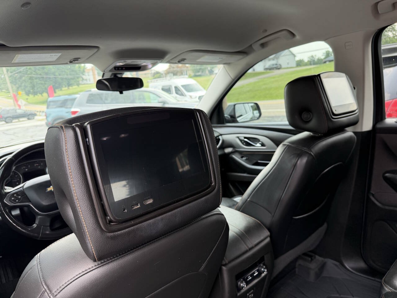 Used 2019 Chevrolet Traverse LT w/ LPO, Floor Liner Package AWD/4WD image 13