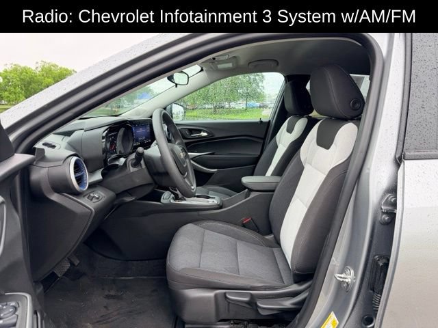 Used 2024 Chevrolet Trax LS w/ LS Convenience Package FWD image 8