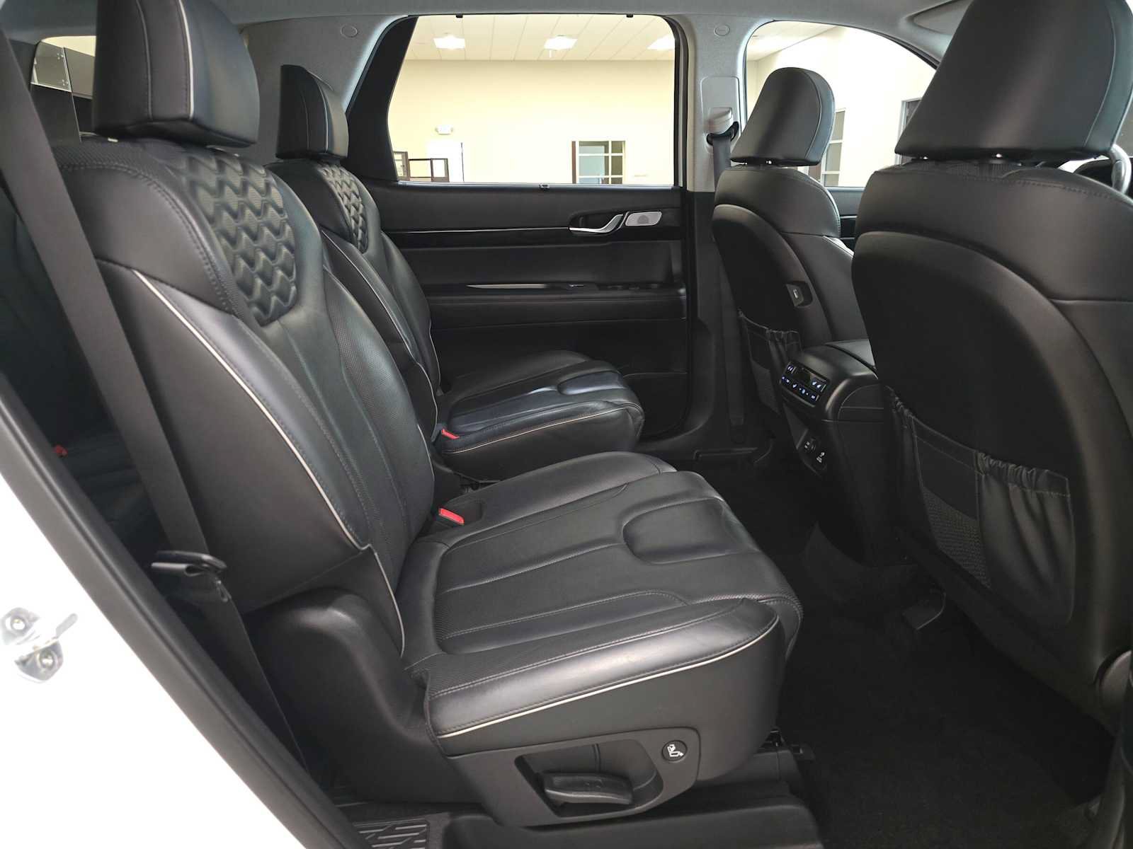 Used 2021 Hyundai Palisade Limited w/ Winter Package AWD/4WD image 26