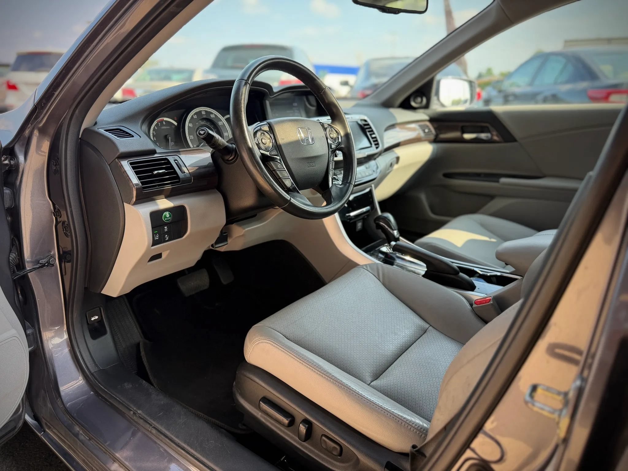 Used 2017 Honda Accord EX-L image 9