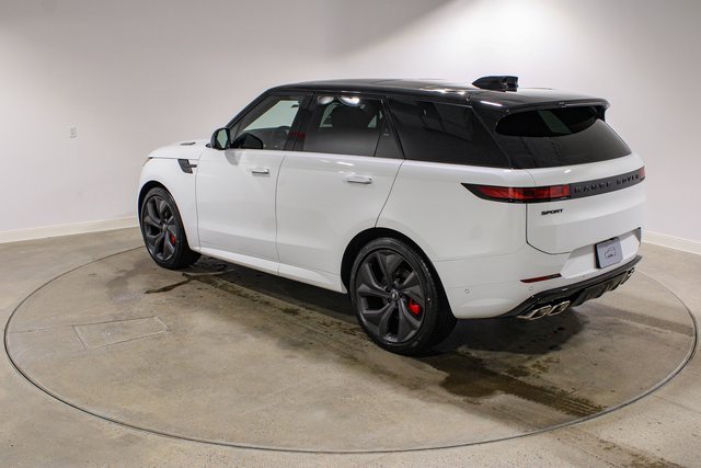 New 2025 Land Rover Range Rover Sport Dynamic SE image 3