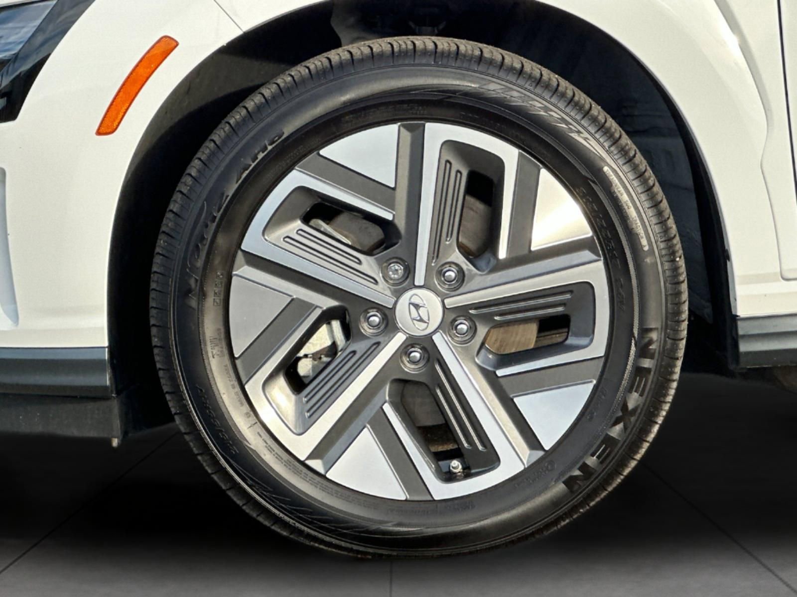 Used 2023 Hyundai Kona SE w/ Cargo Package image 24