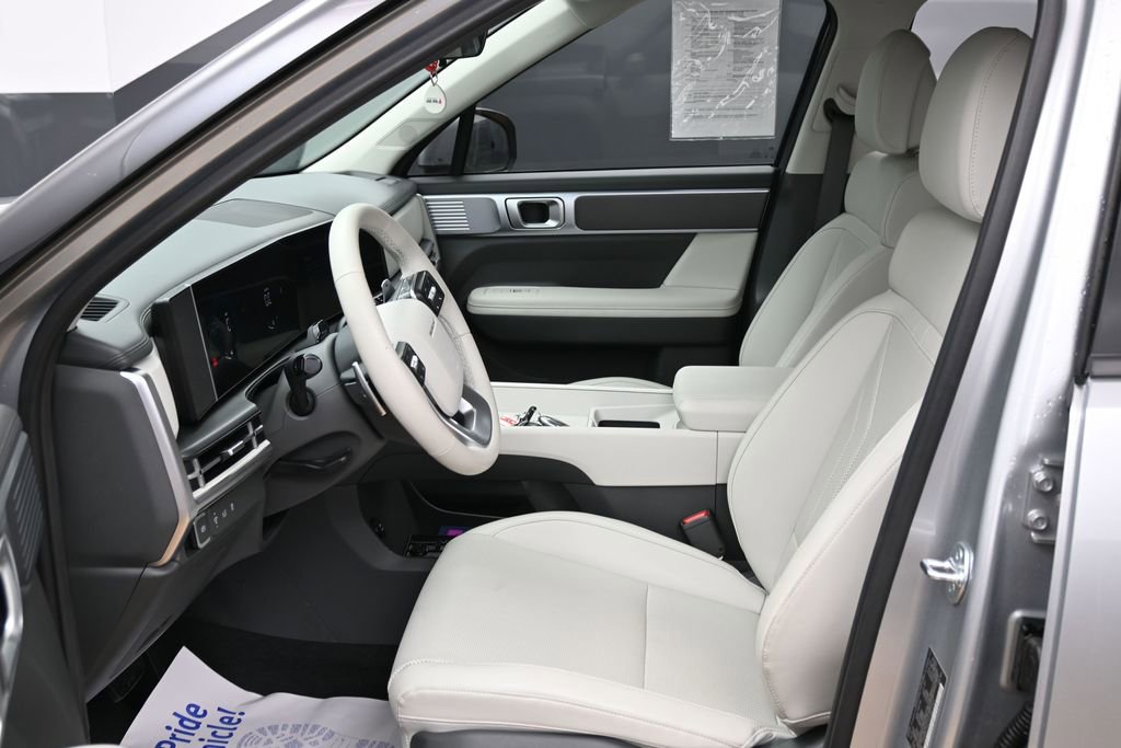 Used 2026 Hyundai Santa Fe SEL FWD image 17