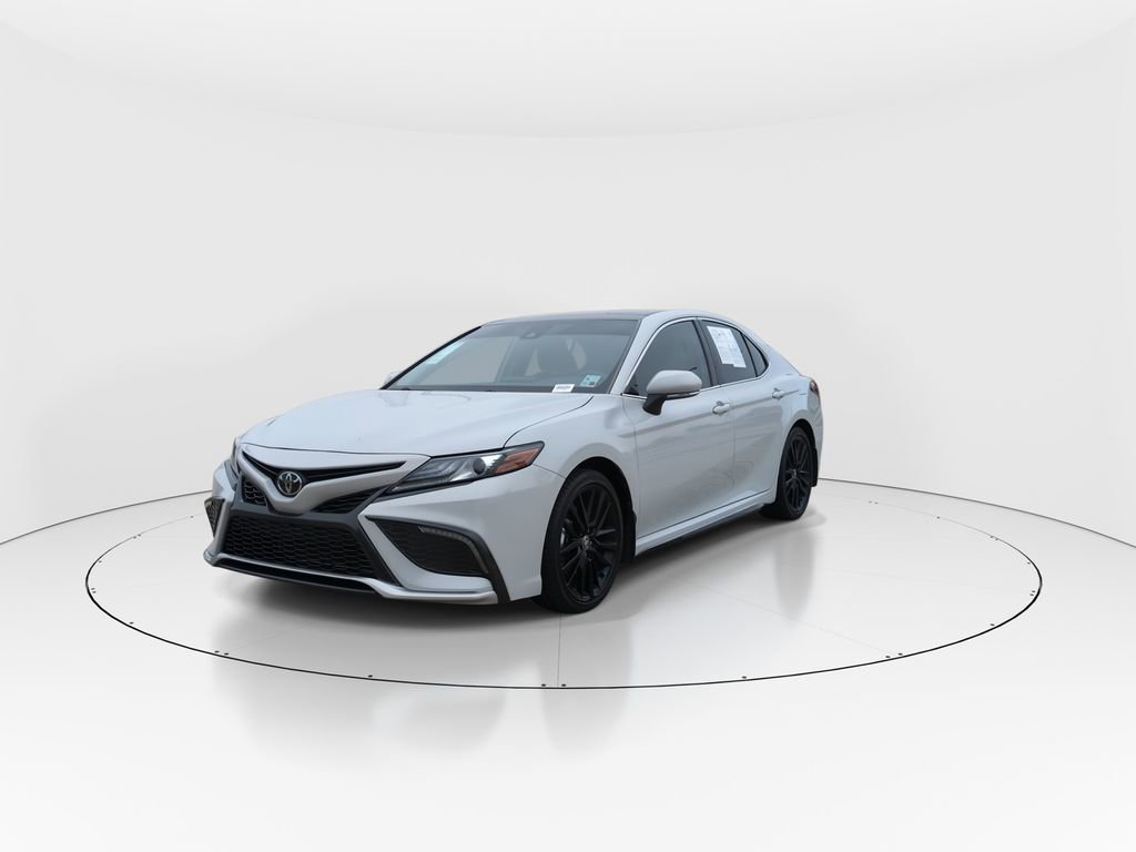 Used 2024 Toyota Camry XSE FWD image 4