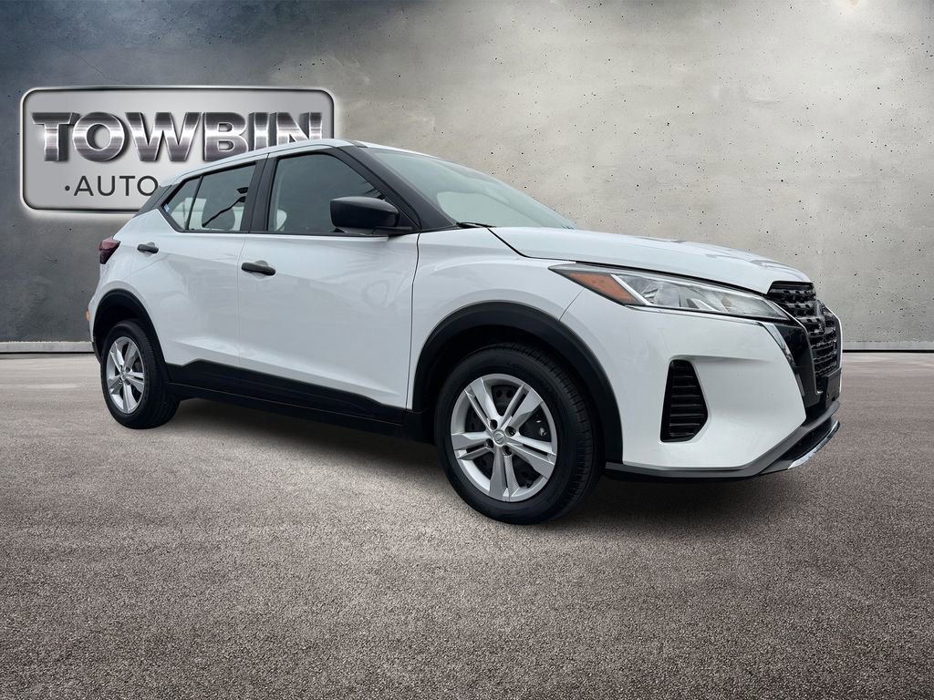 Used 2024 Nissan Kicks S FWD image 2