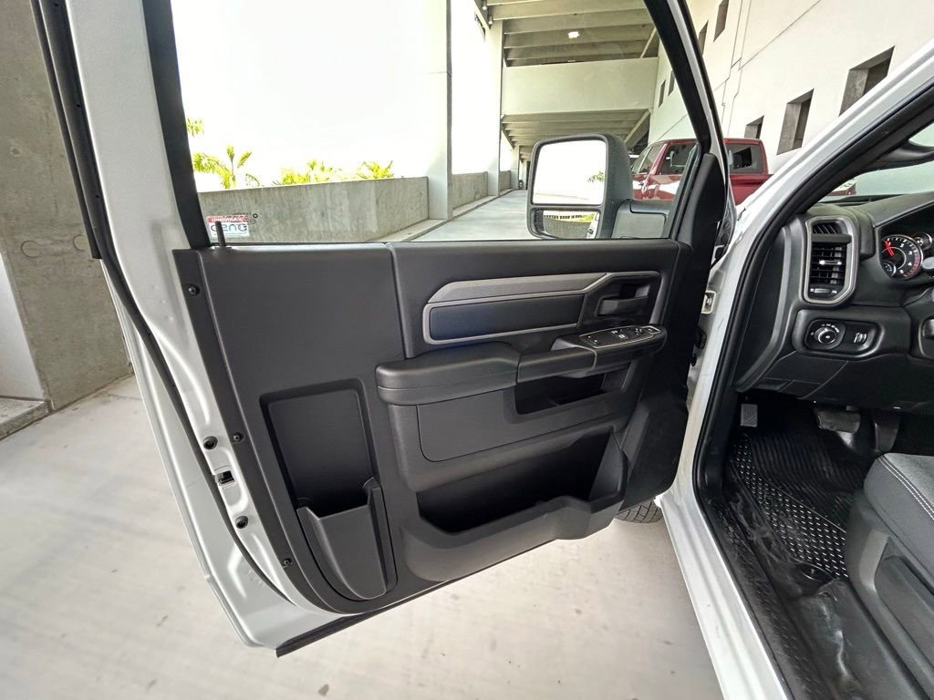 New 2024 RAM 3500 Tradesman image 26
