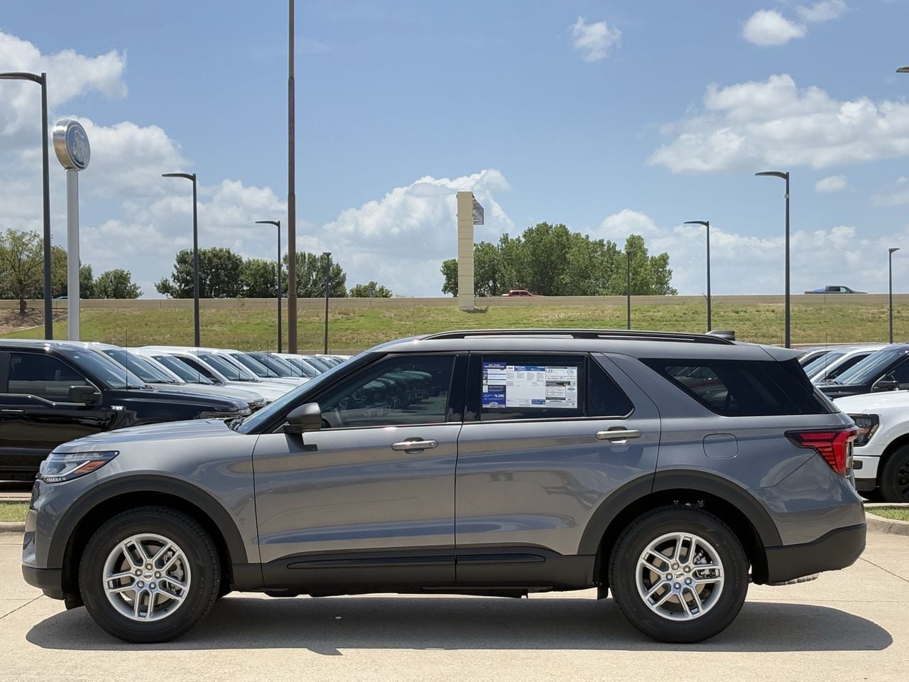 New 2026 Ford Explorer Active AWD/4WD image 3