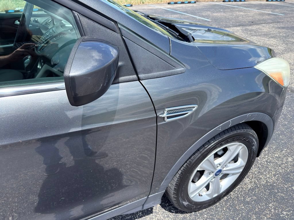 Used 2015 Ford Escape SE FWD image 3