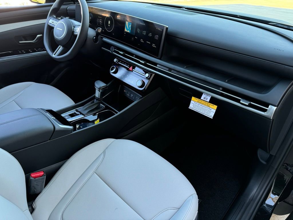 Certified 2025 Hyundai Santa Cruz SEL image 17