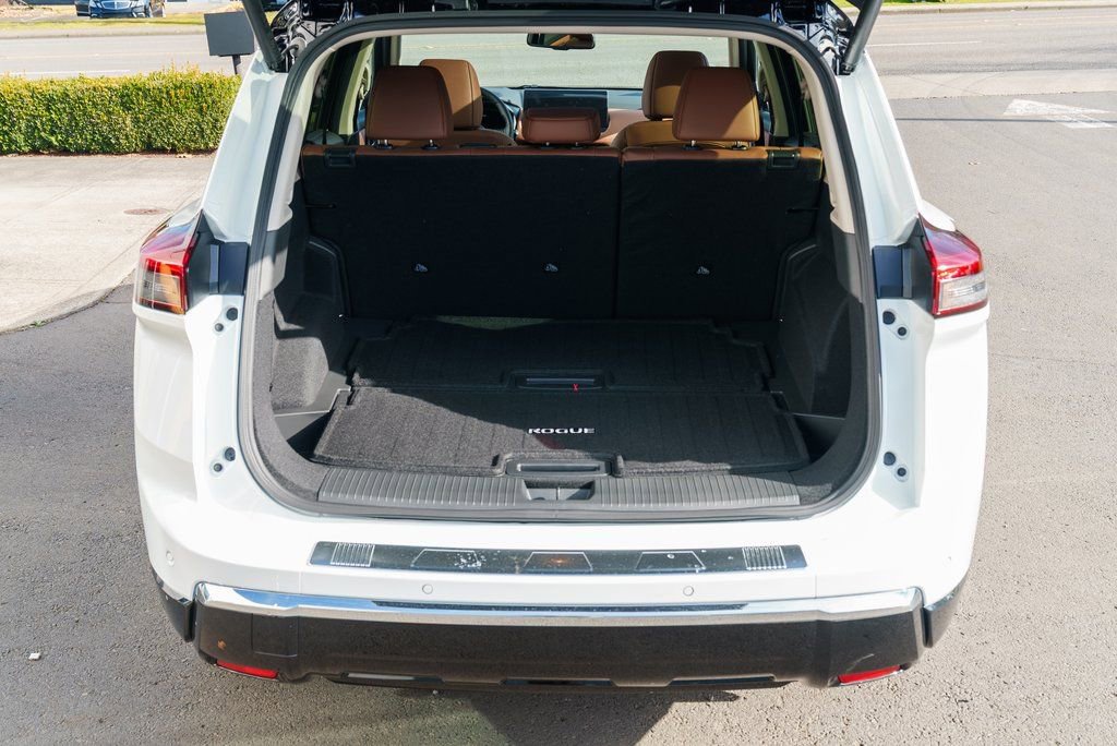 New 2026 Nissan Rogue Platinum w/ Tech Package AWD/4WD image 8