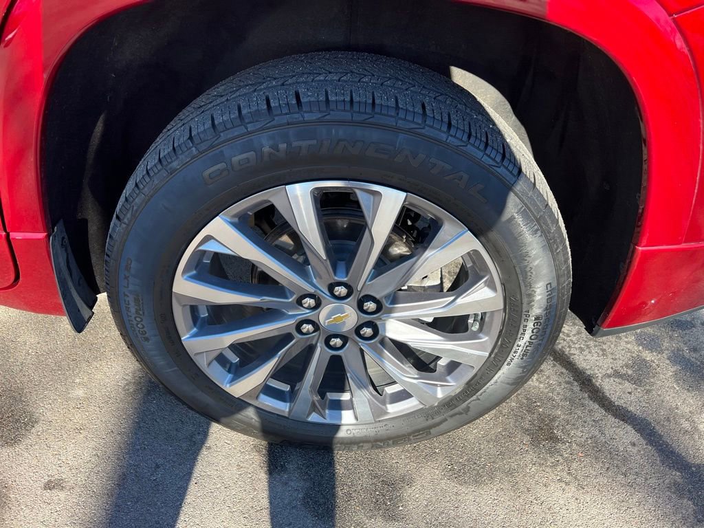 Used 2023 Chevrolet Traverse Premier image 14