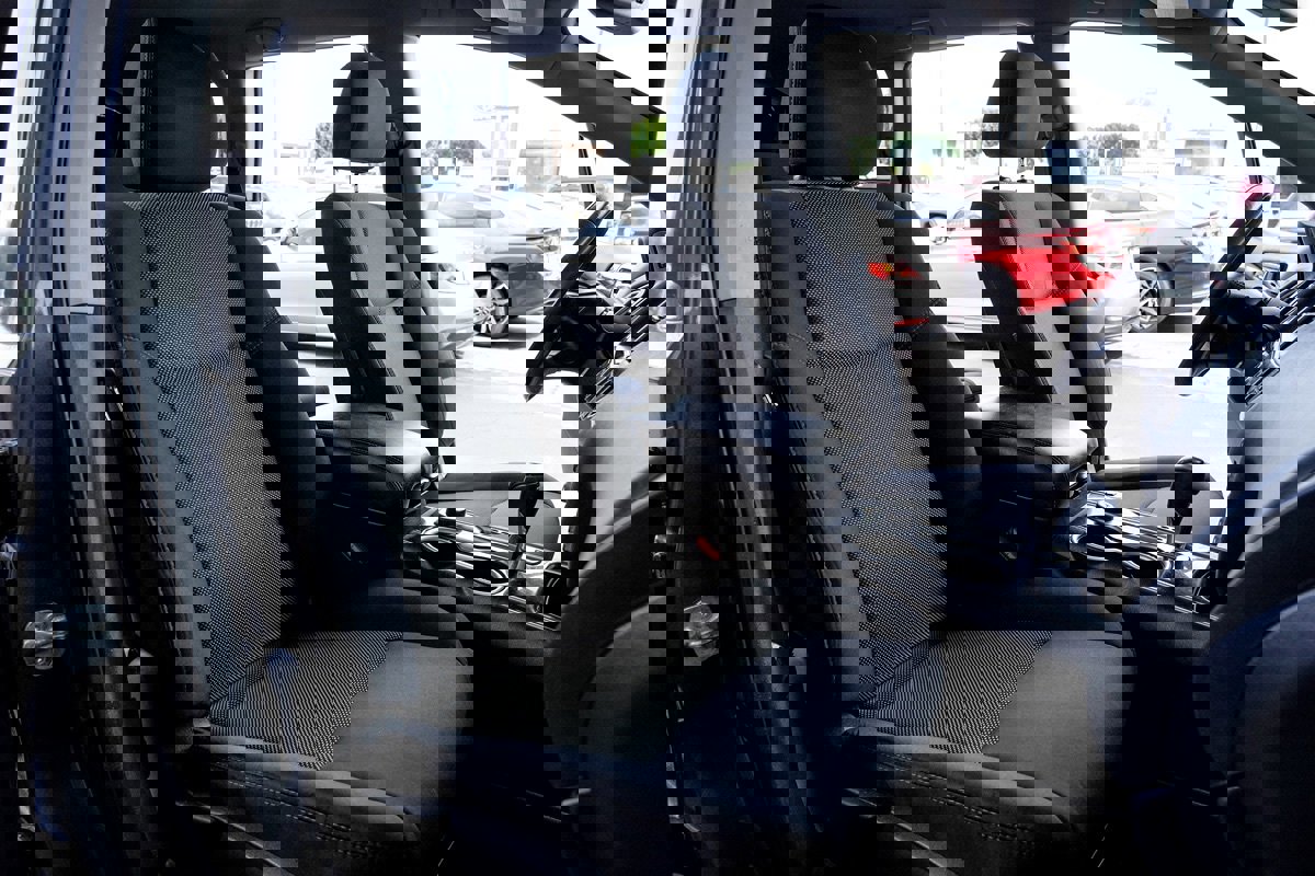 Used 2019 Nissan Pathfinder SV image 13