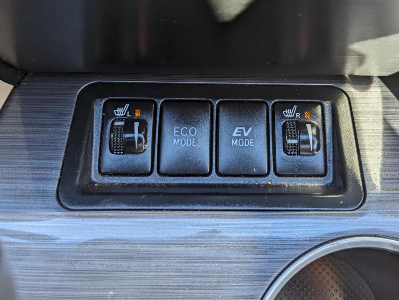 Used 2013 Toyota Camry XLE w/ Leather Pkg image 25