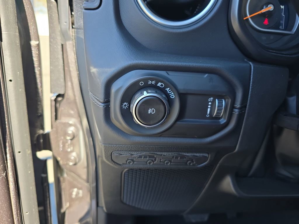 New 2026 Jeep Wrangler Sahara AWD/4WD image 19