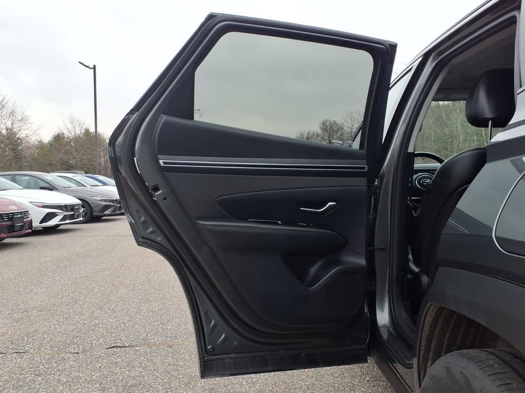 Used 2022 Hyundai Tucson Limited w/ Cargo Package image 14