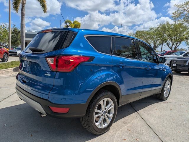 Certified 2019 Ford Escape SE image 4