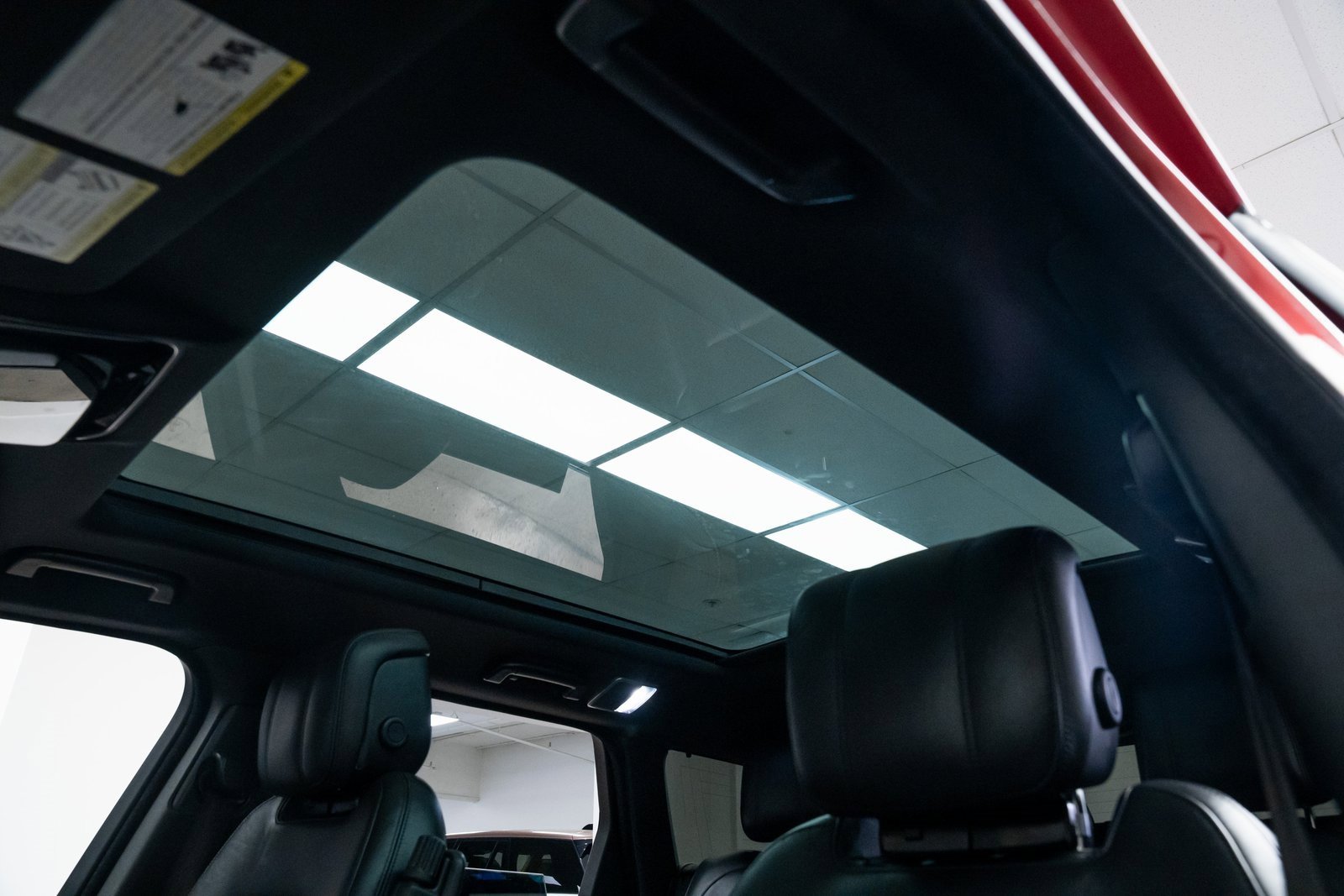 Used 2018 Land Rover Range Rover Sport HSE image 16