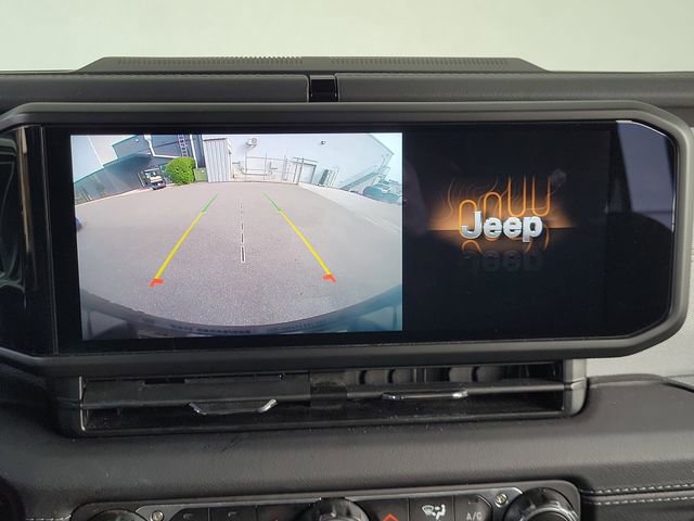Used 2024 Jeep Wrangler Unlimited Sahara image 12